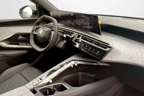 Peugeot 5008 Plug-in Hybrid 1.6 143KW Allure Exclusive e-DCS7