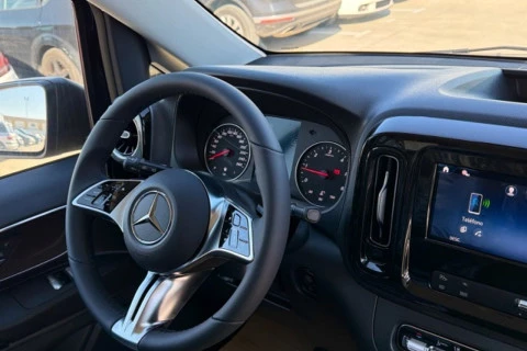 Mercedes-Benz Vito 116CDI AT 120kW Tourer Select Larga
