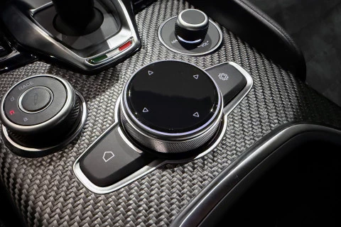 Alfa Romeo Giulia 2.9T V6 382kW (520CV) Quadrifoglio AT