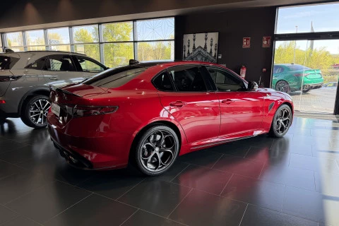 Alfa Romeo Giulia 2.9T V6 382kW (520CV) Quadrifoglio AT