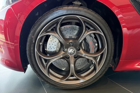 Alfa Romeo Giulia 2.9T V6 382kW (520CV) Quadrifoglio AT