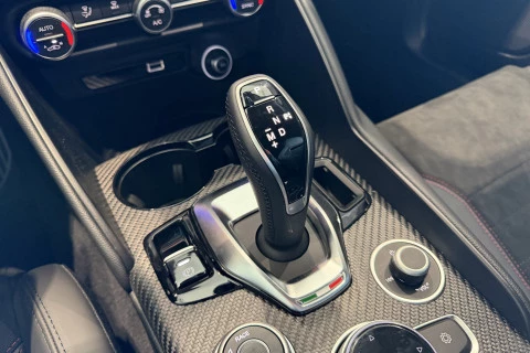 Alfa Romeo Giulia 2.9T V6 382kW (520CV) Quadrifoglio AT