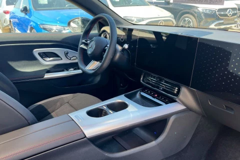 Mercedes-Benz CLA CLA 180 con tecnología híbrida