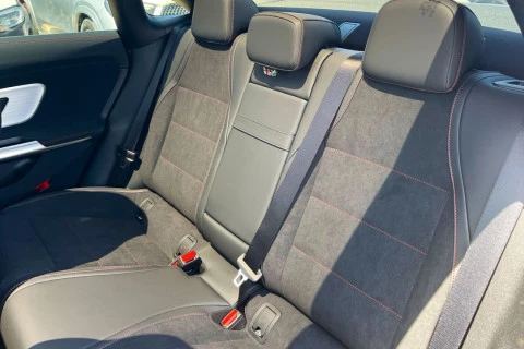 Mercedes-Benz CLA CLA 180 con tecnología híbrida