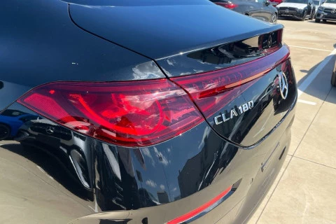 Mercedes-Benz CLA CLA 180 con tecnología híbrida