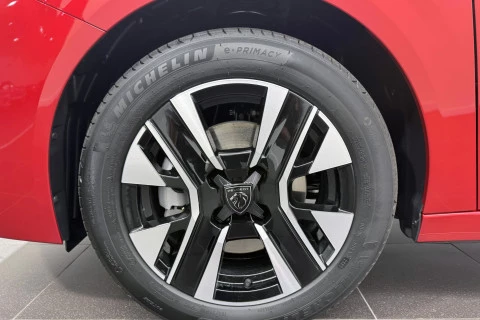 Peugeot 208 Allure HYBRID 110 eDCS6