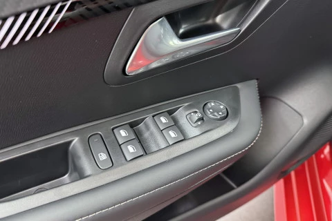 Peugeot 208 Allure HYBRID 110 eDCS6