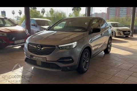Opel Grandland X 1.2 Turbo Design & Tech
