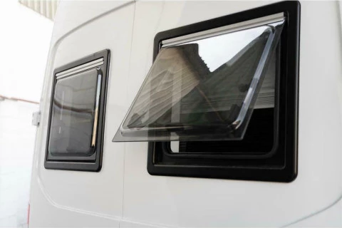 Mercedes-Benz Sprinter 906BB35