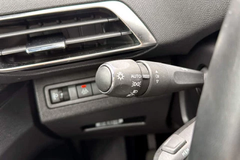 Peugeot 3008 PureTech 130 S&S Allure Pack 96 kW (130 CV)