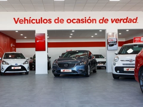 Zona central de la exposición en Driveris Jerez de la Frontera.