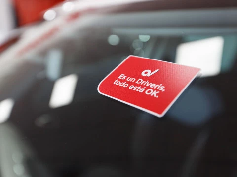 Pegatina "Es un Driveris, todo está OK" en un coche.