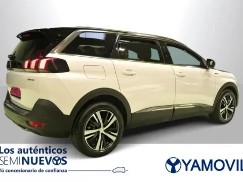 coche siete plazas blanco