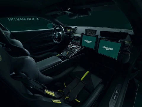 Nuevo Vantage Safety Car F1 interior Nuevo Vantage Safety Car F1 interior