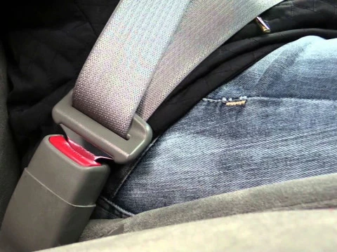 no lleva el cinturón