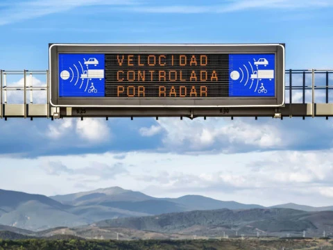 cartel-radar-trafico