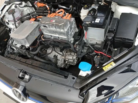 Volkswagen Golf e-Golf ePower 100 kW (136CV)