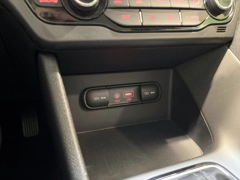 Kia Niro 1.6 GDi HEV Drive 104 kW (141 CV)