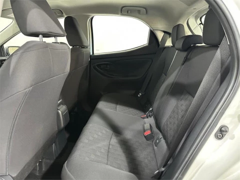 Toyota Yaris ACTIVE PLUS