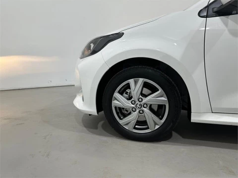 Toyota Yaris ACTIVE PLUS