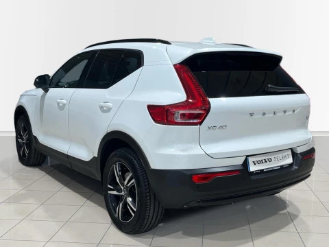 Volvo XC40 XC40 Plus, B3 Mild Hybrid, Gasolina, Dark