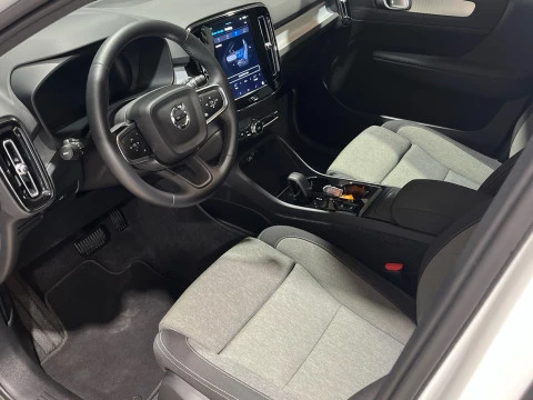 Volvo XC40 XC40 Plus, B3 Mild Hybrid, Gasolina, Dark