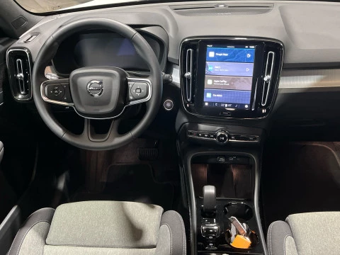 Volvo XC40 XC40 Plus, B3 Mild Hybrid, Gasolina, Dark