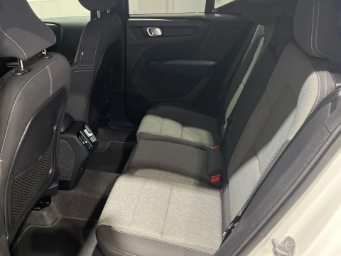 Volvo XC40 XC40 Plus, B3 Mild Hybrid, Gasolina, Dark