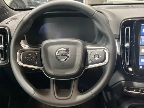 Volvo XC40 XC40 Plus, B3 Mild Hybrid, Gasolina, Dark