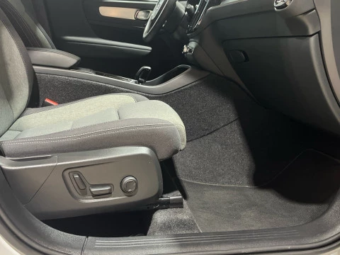 Volvo XC40 XC40 Plus, B3 Mild Hybrid, Gasolina, Dark