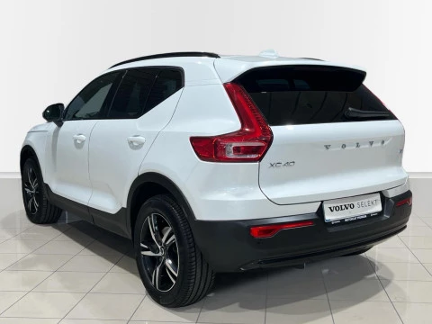 Volvo XC40 XC40 Plus, B3 Mild Hybrid, Gasolina, Dark