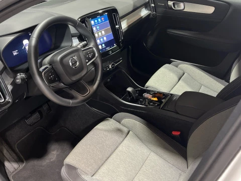 Volvo XC40 XC40 Plus, B3 Mild Hybrid, Gasolina, Dark