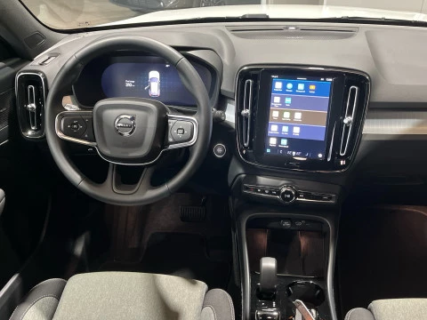 Volvo XC40 XC40 Plus, B3 Mild Hybrid, Gasolina, Dark