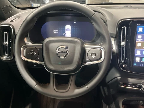 Volvo XC40 XC40 Plus, B3 Mild Hybrid, Gasolina, Dark