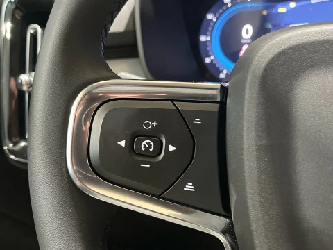 Volvo XC40 XC40 Plus, B3 Mild Hybrid, Gasolina, Dark