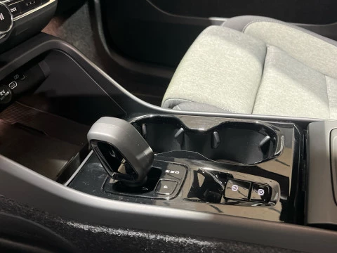 Volvo XC40 XC40 Plus, B3 Mild Hybrid, Gasolina, Dark
