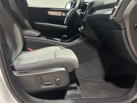 Volvo XC40 XC40 Plus, B3 Mild Hybrid, Gasolina, Dark