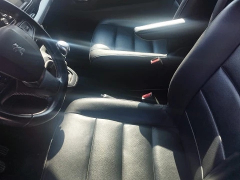 Peugeot Traveller Business VIP BlueHDi 110KW (150)Standard