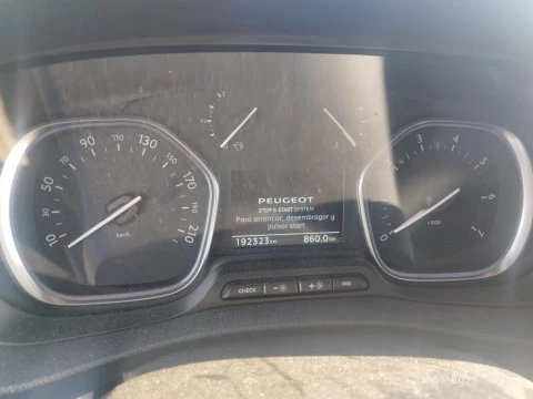 Peugeot Traveller Business VIP BlueHDi 110KW (150)Standard