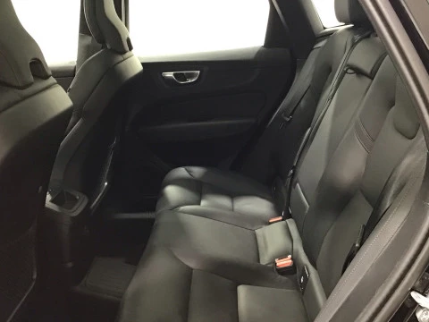 Volvo XC60 2.0 T6 AWD Recharge Core Auto