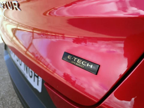 Renault Captur RENAULT CAPTUR TECHNO FULL HYBRID E-TECH 145