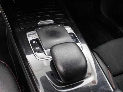 Mercedes-Benz CLA 1.3 CLA 200 163 4P