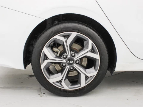 Kia Ceed 1.6 GDI PHEV ETECH TOURER 141 5P