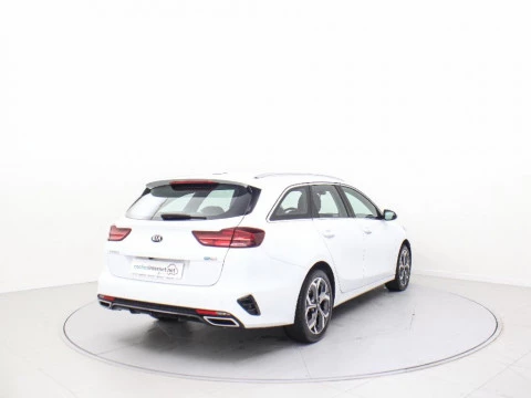 Kia Ceed 1.6 GDI PHEV ETECH TOURER 141 5P