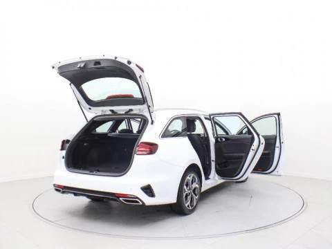 Kia Ceed 1.6 GDI PHEV ETECH TOURER 141 5P