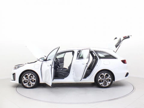 Kia Ceed 1.6 GDI PHEV ETECH TOURER 141 5P