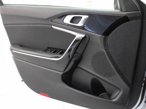 Kia Ceed 1.6 GDI PHEV ETECH TOURER 141 5P