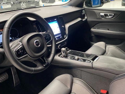 Volvo V60 familiar 2.0 T6 RECHARGE R-DESIGN AUTO 4WD 5P