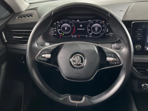 Skoda Kamiq 1.0 TSI 81kW (110CV) DSG Emotion