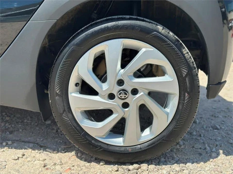 Toyota Aygo X Cross Cross Play